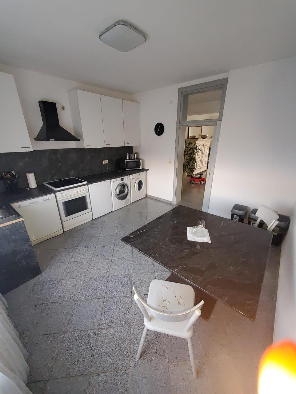 Grosse 3 Zi Wohnung Auf Der Pferde Farm Лар Экстерьер фото