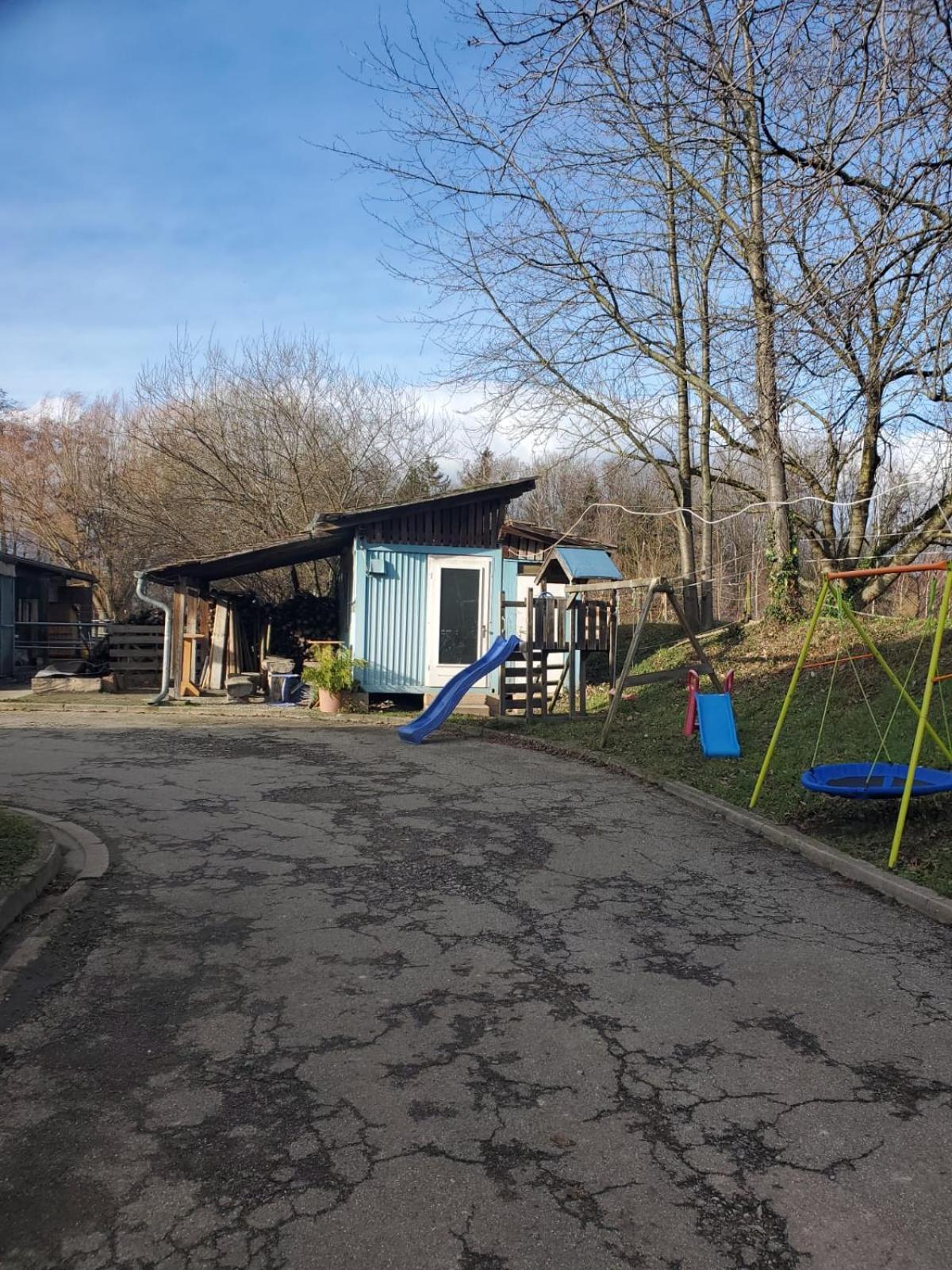 Grosse 3 Zi Wohnung Auf Der Pferde Farm Лар Экстерьер фото