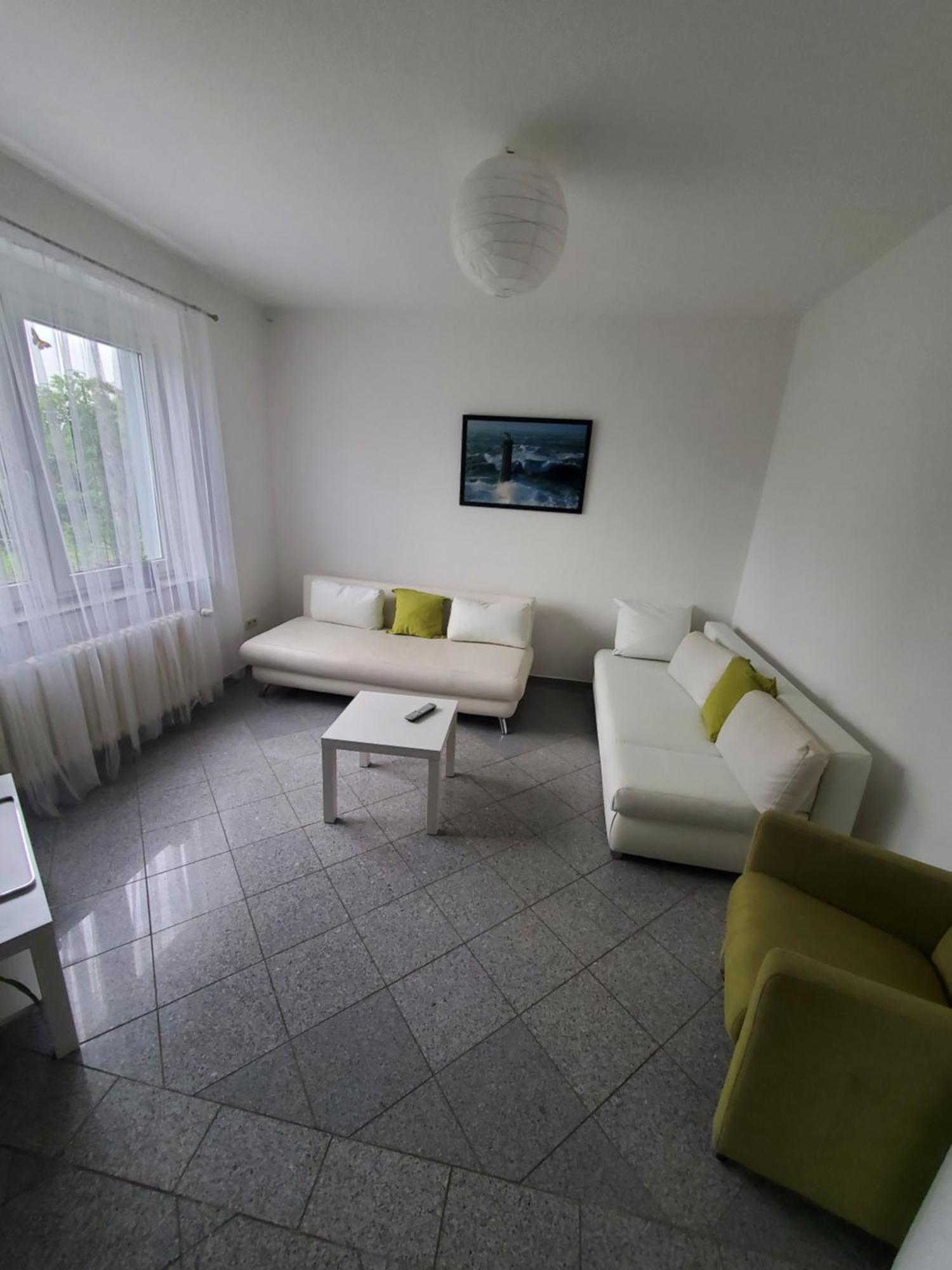 Grosse 3 Zi Wohnung Auf Der Pferde Farm Лар Экстерьер фото